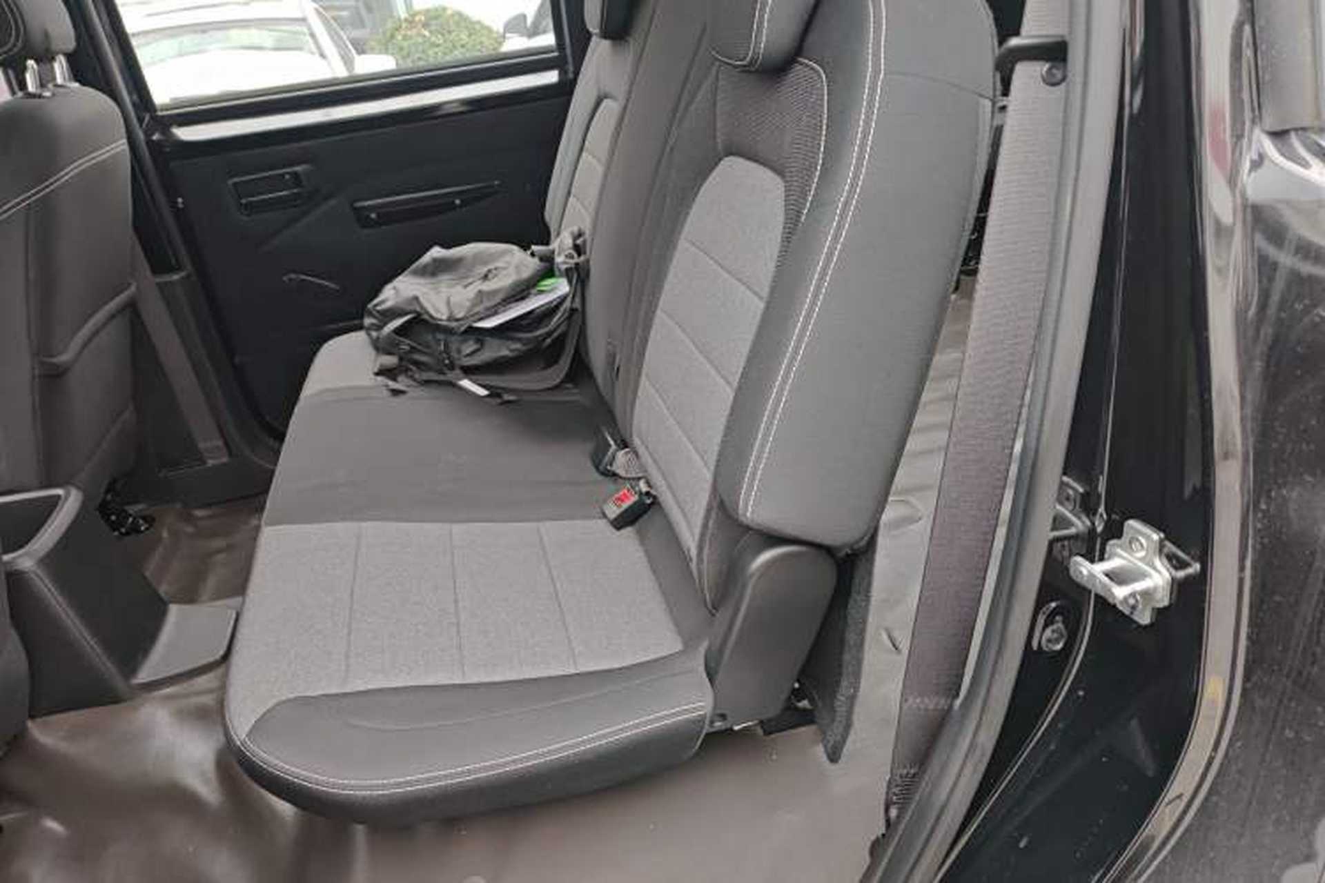 Used Wuling Hongguang PLUS 2019 1.5T Manual Standard Edition 5 Seats Interior 4