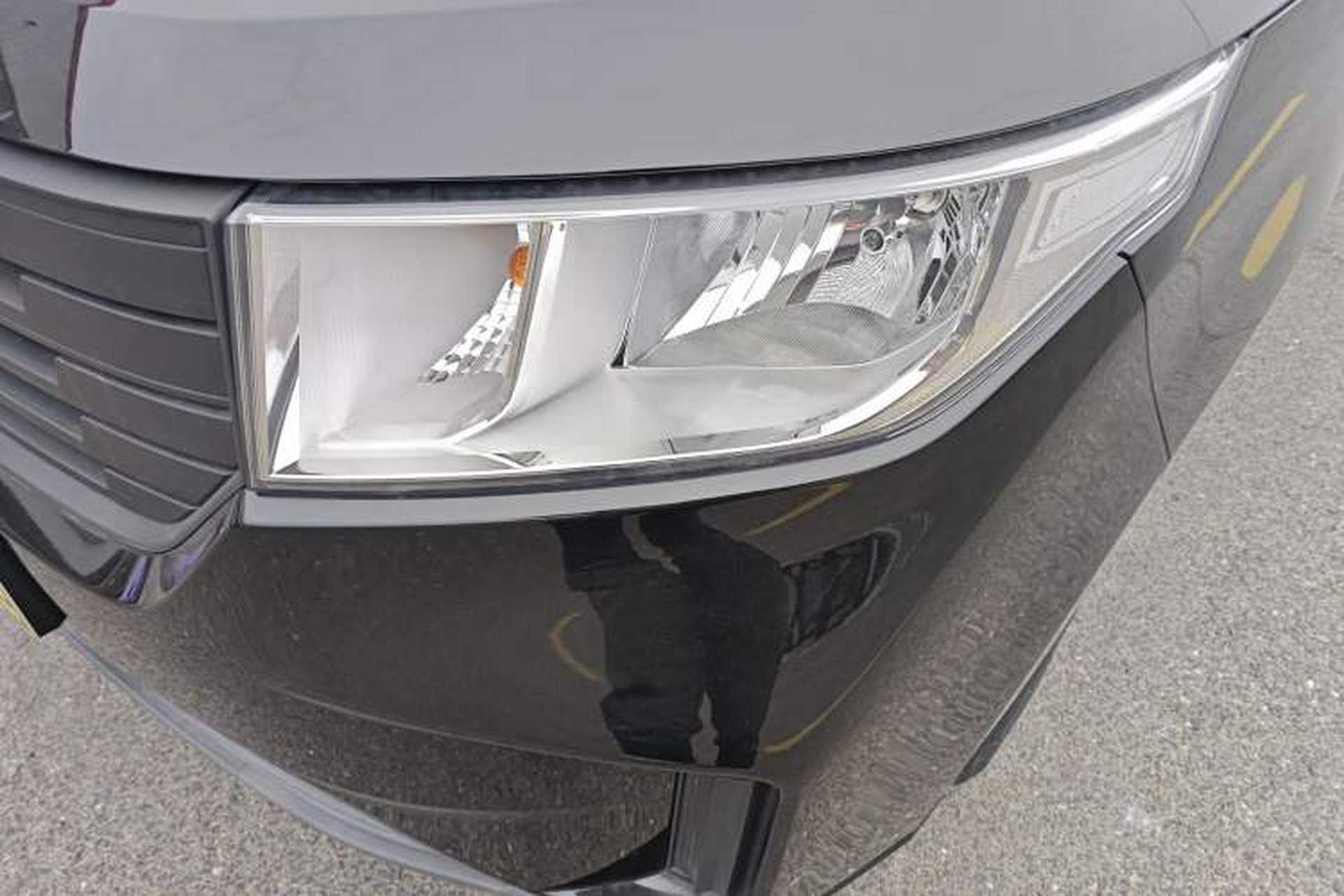 Used Wuling Hongguang PLUS 2019 1.5T Manual Standard Edition 5 Seats Left Front Headlight