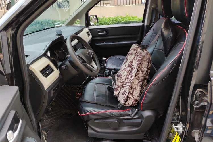 Used Wuling Hongguang PLUS 2019 1.5T Manual Luxury 7-Seater Left Front Seat