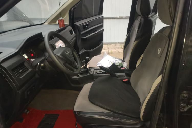 Used Wuling Hongguang PLUS 2019 1.5T Manual Standard Edition 5 Seats Left Front Seat