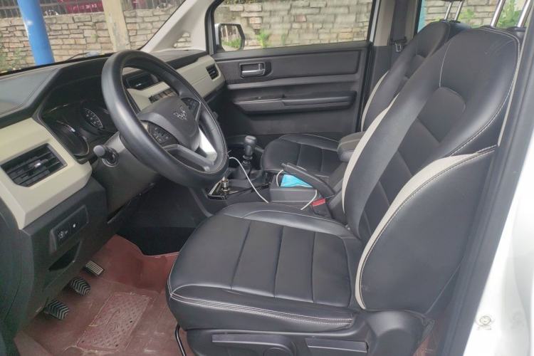 Used Wuling Hongguang PLUS 2019 1.5T Manual Luxury 7-Seater Left Front Seat