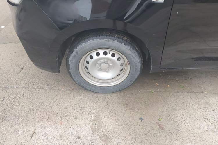 Used Wuling Hongguang PLUS 2019 1.5T Manual Standard Version 7 Seats Left Front Wheel Hub