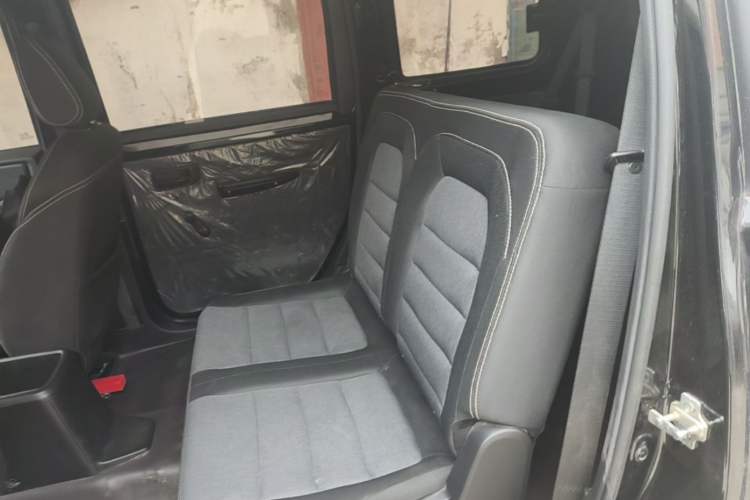 Used Wuling Hongguang PLUS 2019 1.5T Manual Standard Version 7 Seats Left Rear Seat