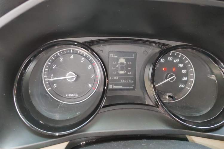 Used Wuling Hongguang PLUS 2019 1.5T Manual Luxury 7-Seater Odometer Close Up