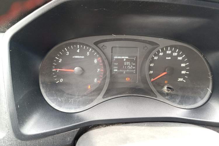 Used Wuling Hongguang PLUS 2019 1.5T Manual Standard Edition 5 Seats Odometer Close Up