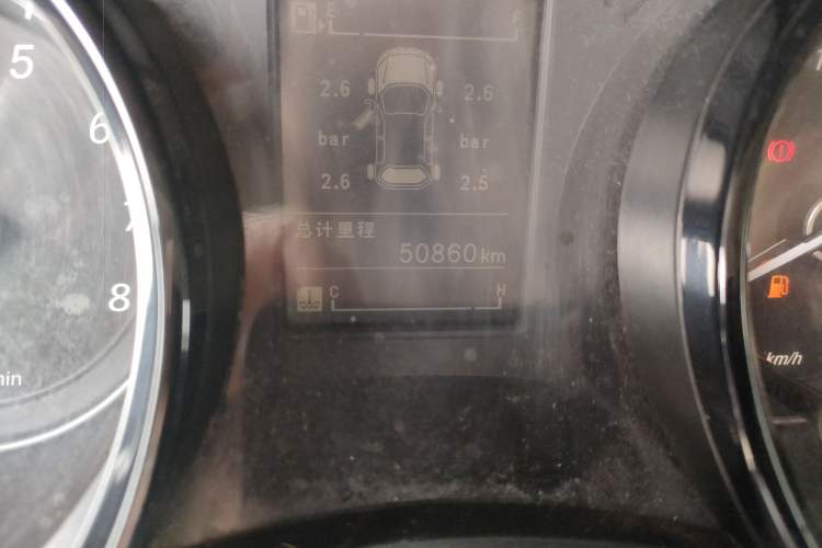Used Wuling Hongguang PLUS 2019 1.5T Manual Luxury 7-Seater Odometer Close Up