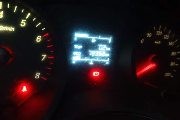 Used Wuling Hongguang PLUS 2019 1.5T Manual Standard Edition 5 Seats Odometer Close Up
