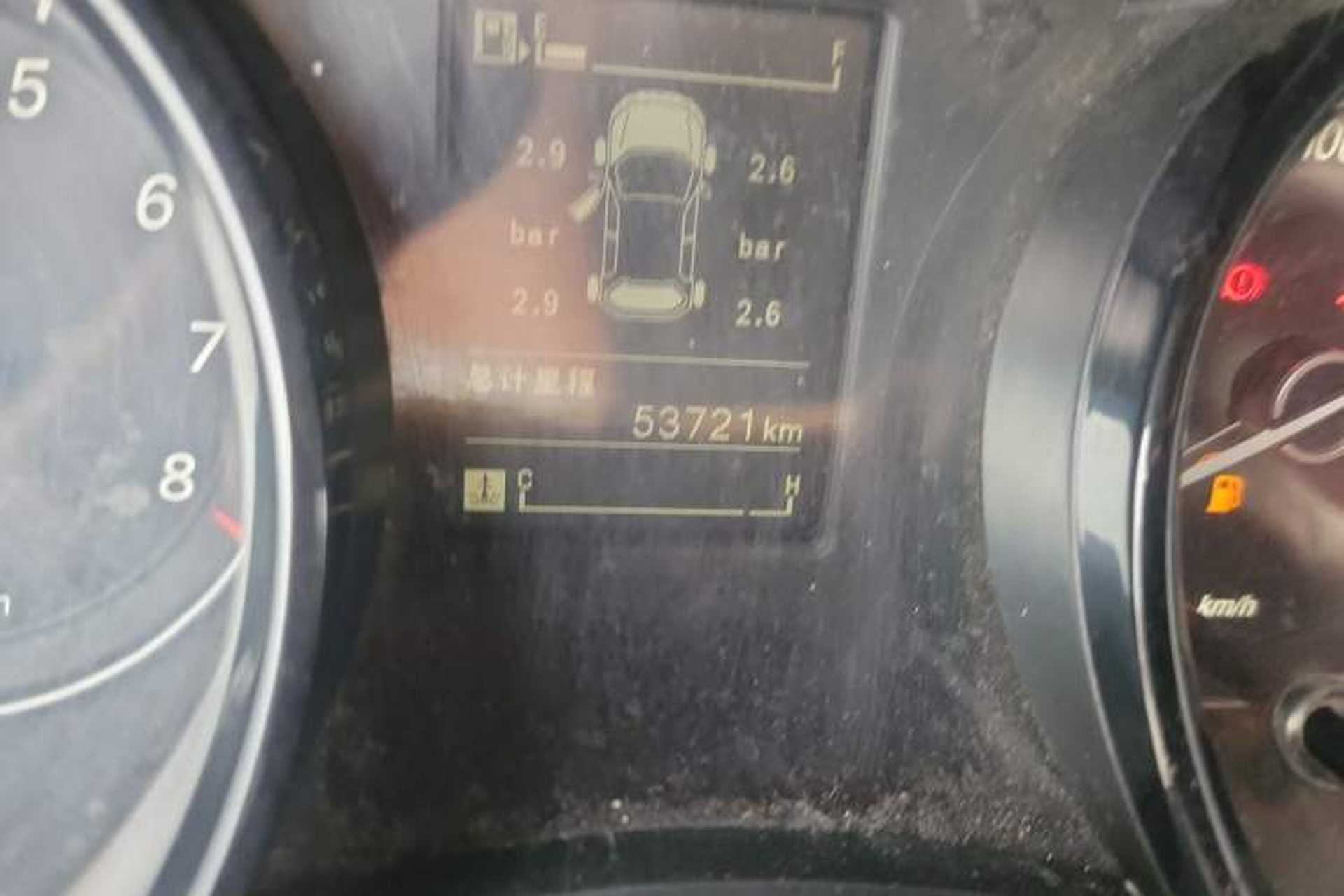 Used Wuling Hongguang PLUS 2019 1.5T Manual Luxury 7-Seater Odometer Close Up