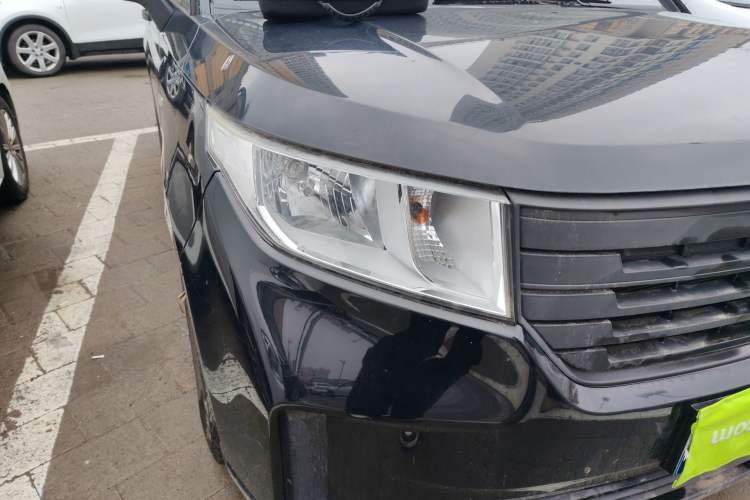 Used Wuling Hongguang PLUS 2019 1.5T Manual Standard Version 7 Seats Right Front Headlight