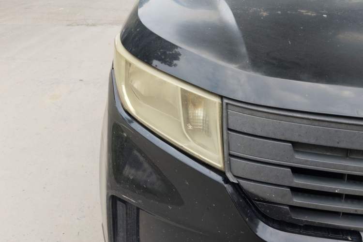 Used Wuling Hongguang PLUS 2019 1.5T Manual Standard Edition 5 Seats Right Front Headlight
