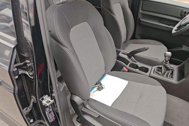 Used Wuling Hongguang PLUS 2019 1.5T Manual Standard Edition 5 Seats Right Front Seat