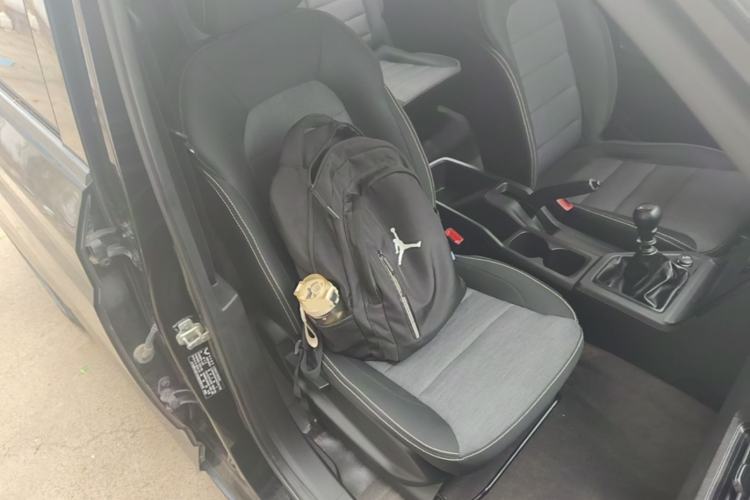 Used Wuling Hongguang PLUS 2019 1.5T Manual Standard Version 7 Seats Right Front Seat