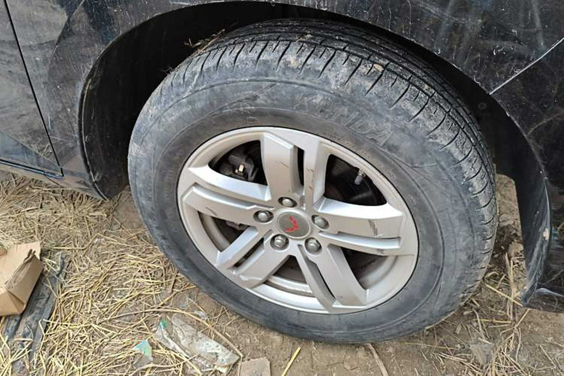 Used Wuling Hongguang PLUS 2019 1.5T Manual Luxury 7-Seater Right Front Wheel Hub