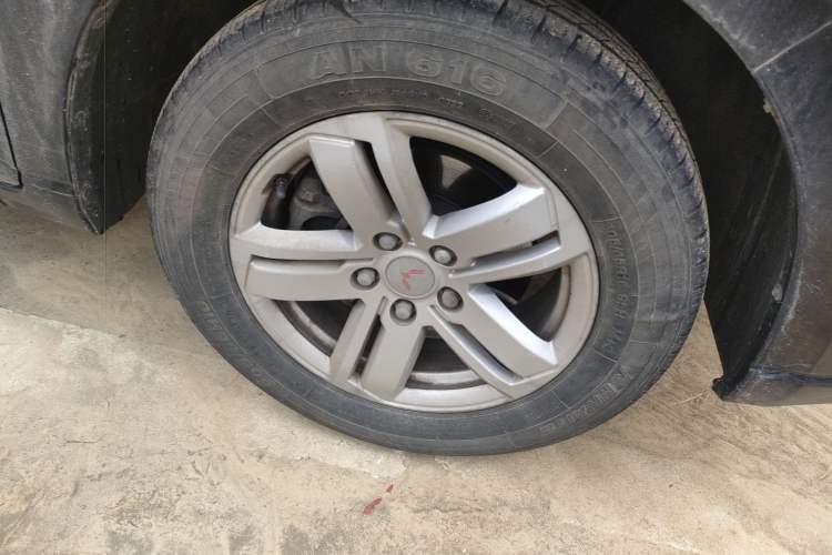 Used Wuling Hongguang PLUS 2019 1.5T Manual Luxury 7-Seater Right Front Wheel Hub