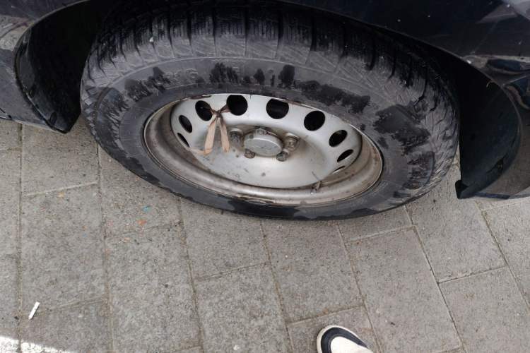 Used Wuling Hongguang PLUS 2019 1.5T Manual Standard Version 7 Seats Right Front Wheel Hub