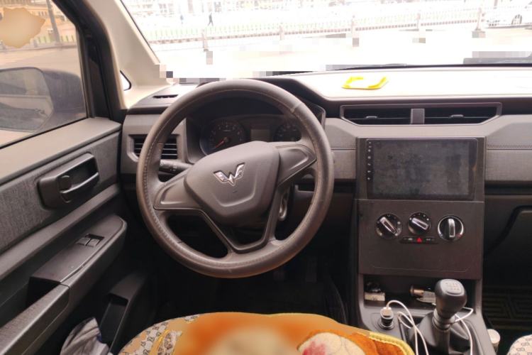 Used Wuling Hongguang PLUS 2019 1.5T Manual Standard Version 7 Seats Steering Wheel