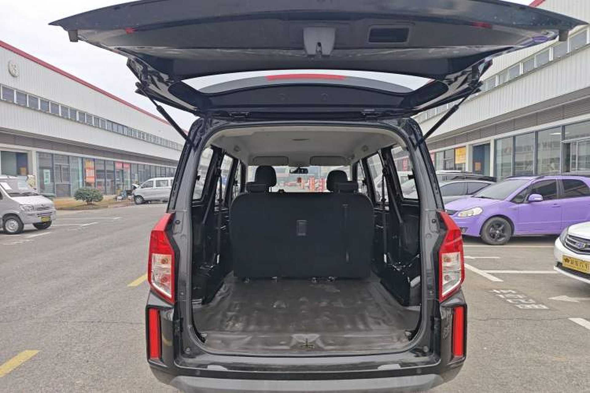 Used Wuling Hongguang PLUS 2019 1.5T Manual Standard Edition 5 Seats Trunk