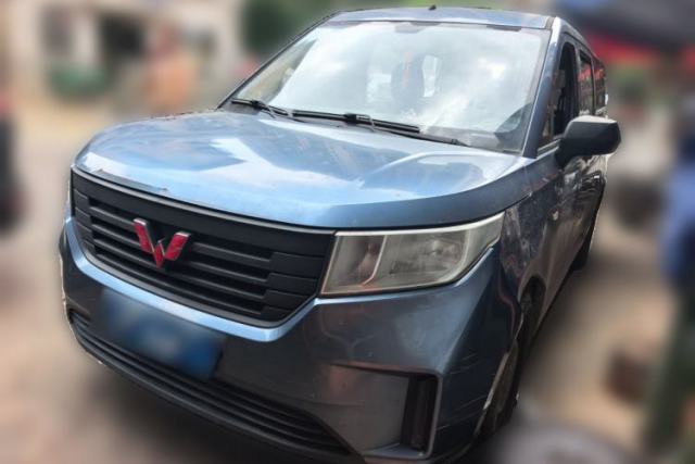 Ojetý Wuling Hongguang PLUS 2019 1.5T Manual Standard Version 7 Seats