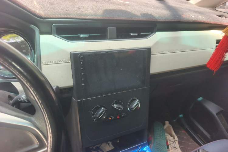Used Wuling Hongguang PLUS 2019 1.5T Manual Comfort Version 7 Seats Audio And AC Panel