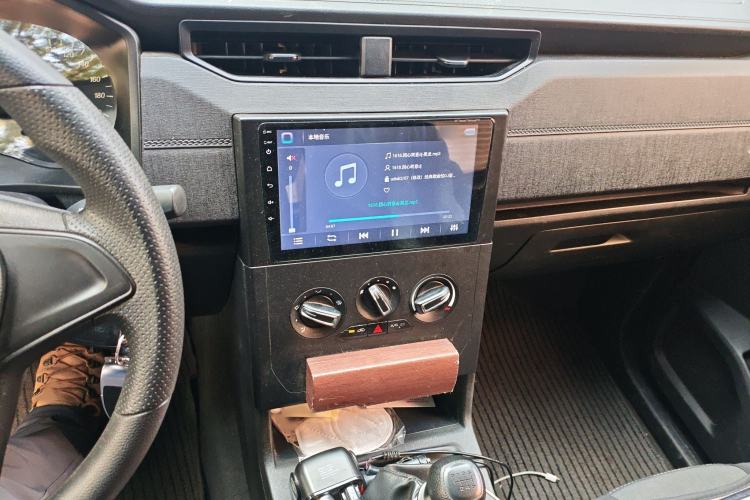 Used Wuling Hongguang PLUS 2019 1.5T Manual Standard Edition 5 Seats Audio And AC Panel