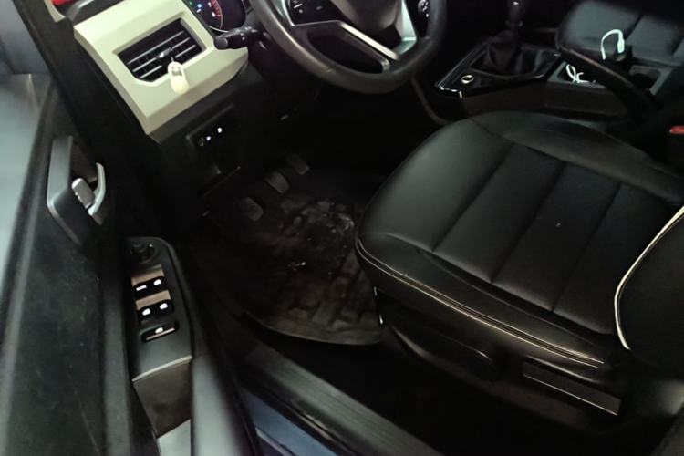 Used Wuling Hongguang PLUS 2019 1.5T Manual Luxury 7-Seater Driver Seat