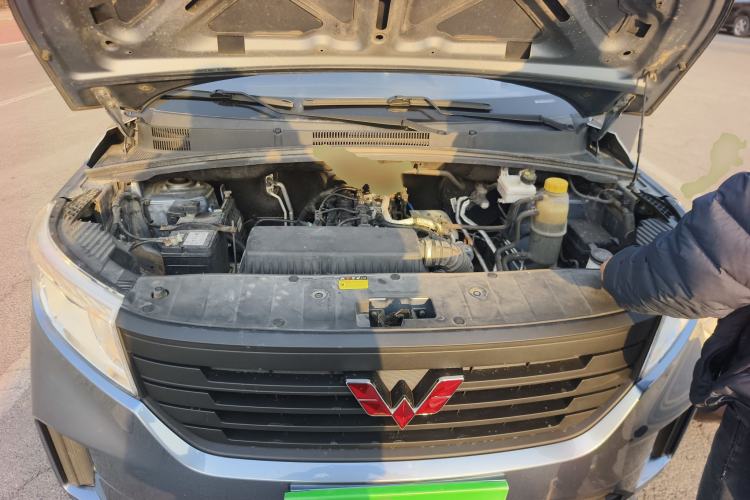 Used Wuling Hongguang PLUS 2019 1.5T Manual Standard Edition 5 Seats Engine Bay