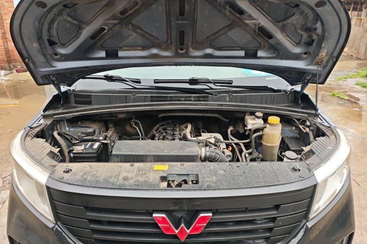 Used Wuling Hongguang PLUS 2019 1.5T Manual Standard Version 7 Seats Engine Bay