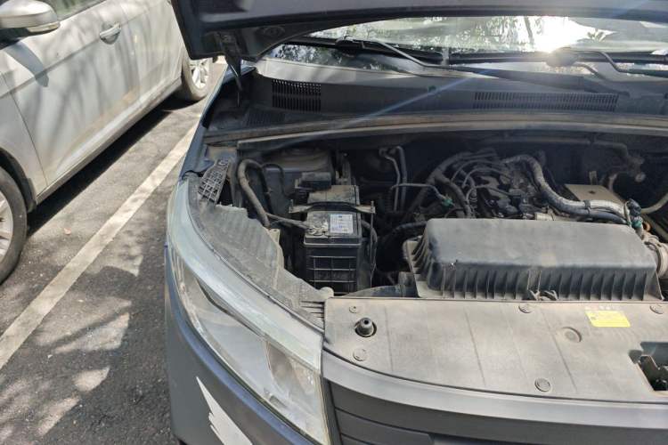 Used Wuling Hongguang PLUS 2019 1.5T Manual Standard Version 7 Seats Engine Bay Right