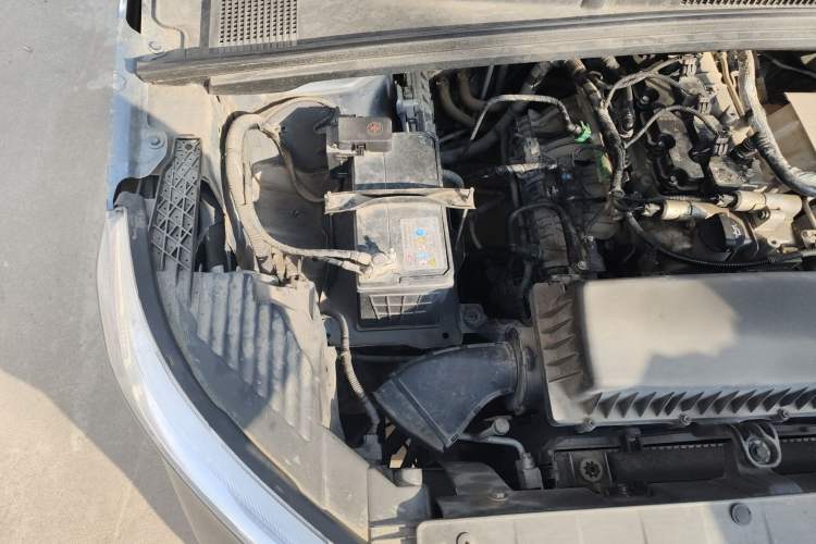 Used Wuling Hongguang PLUS 2019 1.5T Manual Comfort Version 7 Seats Engine Bay Right