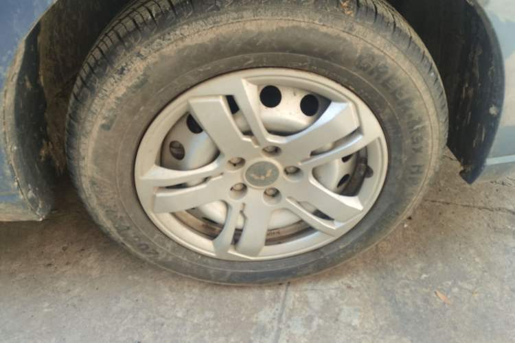 Used Wuling Hongguang PLUS 2019 1.5T Manual Standard Edition 5 Seats Exterior 1