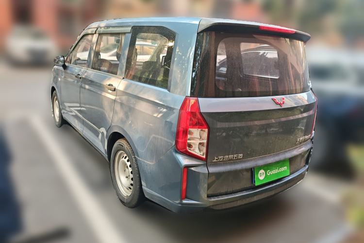 Used Wuling Hongguang PLUS 2019 1.5T Manual Standard Edition 5 Seats Exterior 3