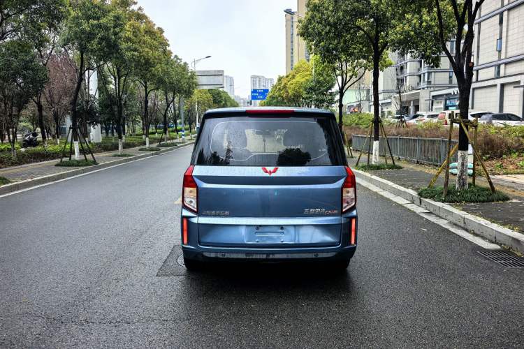 Used Wuling Hongguang PLUS 2019 1.5T Manual Comfort Version 7 Seats Exterior 5