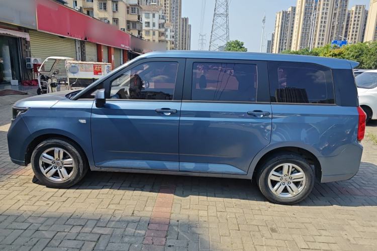 Used Wuling Hongguang PLUS 2019 1.5T Manual Luxury 7-Seater Exterior 5
