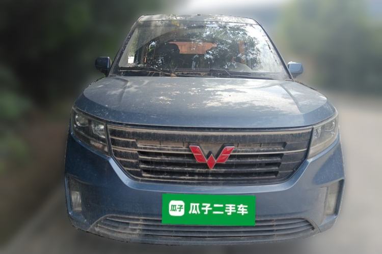 Used Wuling Hongguang PLUS 2019 1.5T Manual Luxury 7-Seater Front