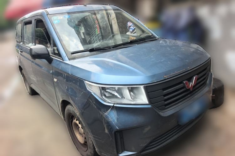 Used Wuling Hongguang PLUS 2019 1.5T Manual Standard Version 7 Seats Front Right 45 Deg