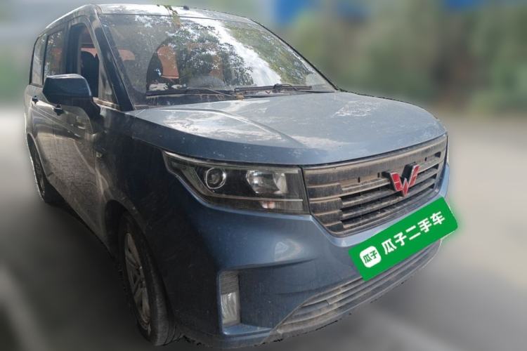 Used Wuling Hongguang PLUS 2019 1.5T Manual Luxury 7-Seater Front Right 45 Deg