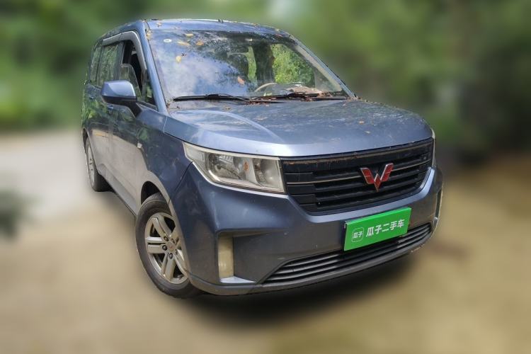 Used Wuling Hongguang PLUS 2019 1.5T Manual Comfort Version 7 Seats Front Right 45 Deg