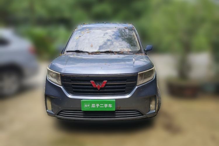Used Wuling Hongguang PLUS 2019 1.5T Manual Comfort Version 7 Seats Front