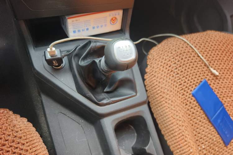 Used Wuling Hongguang PLUS 2019 1.5T Manual Standard Edition 5 Seats Gear Lever