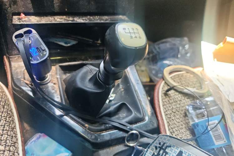 Used Wuling Hongguang PLUS 2019 1.5T Manual Luxury 7-Seater Gear Lever