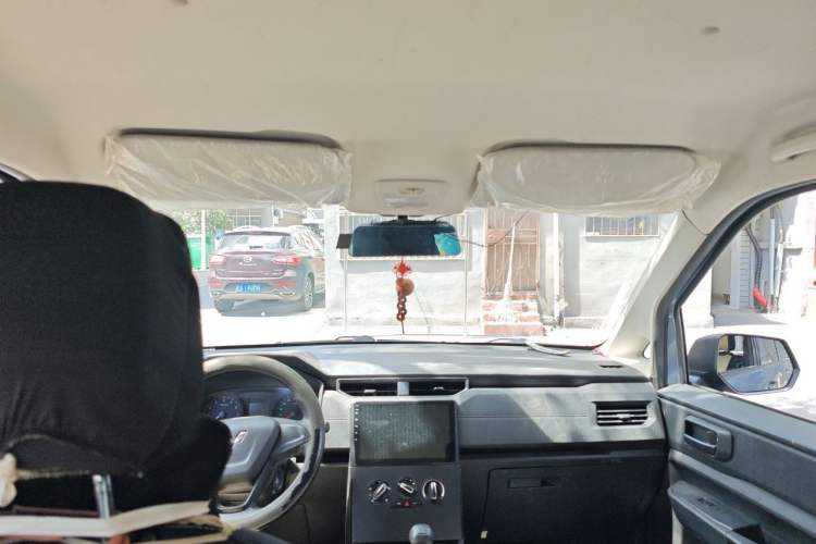 Used Wuling Hongguang PLUS 2019 1.5T Manual Standard Version 7 Seats Headliner
