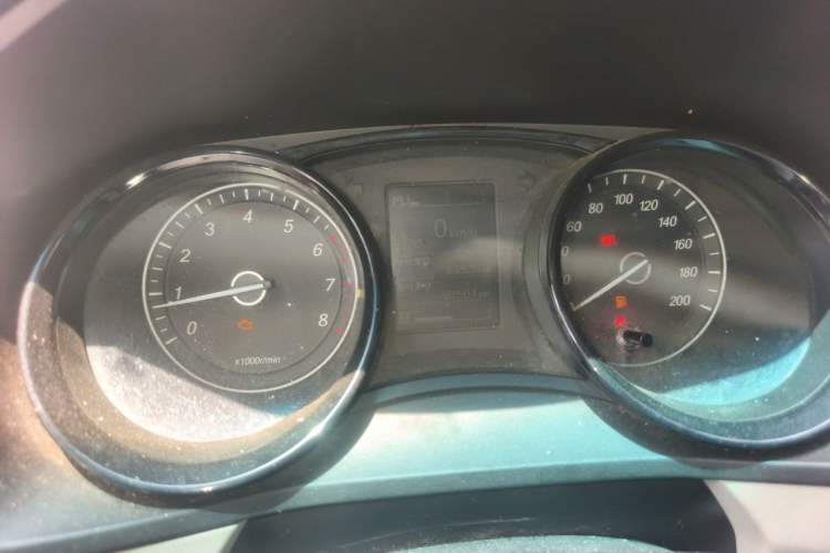 Used Wuling Hongguang PLUS 2019 1.5T Manual Comfort Version 7 Seats Instrument Cluster