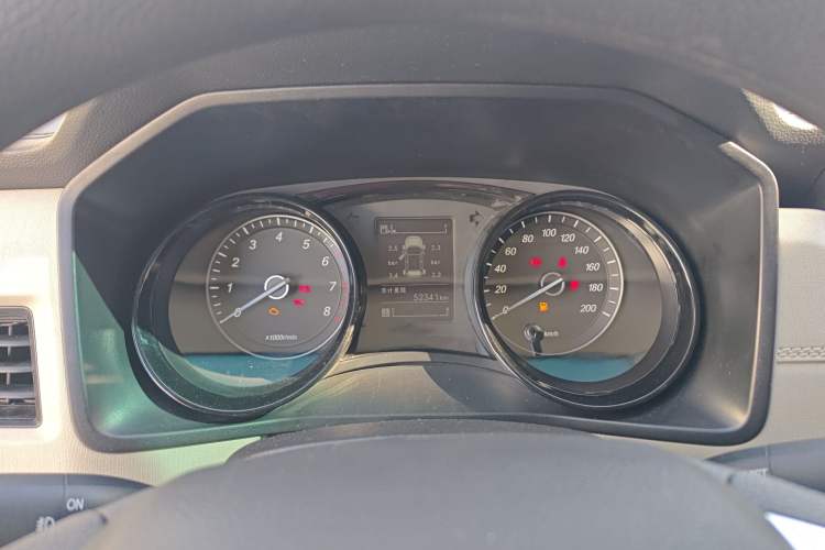 Used Wuling Hongguang PLUS 2019 1.5T Manual Luxury 7-Seater Instrument Cluster