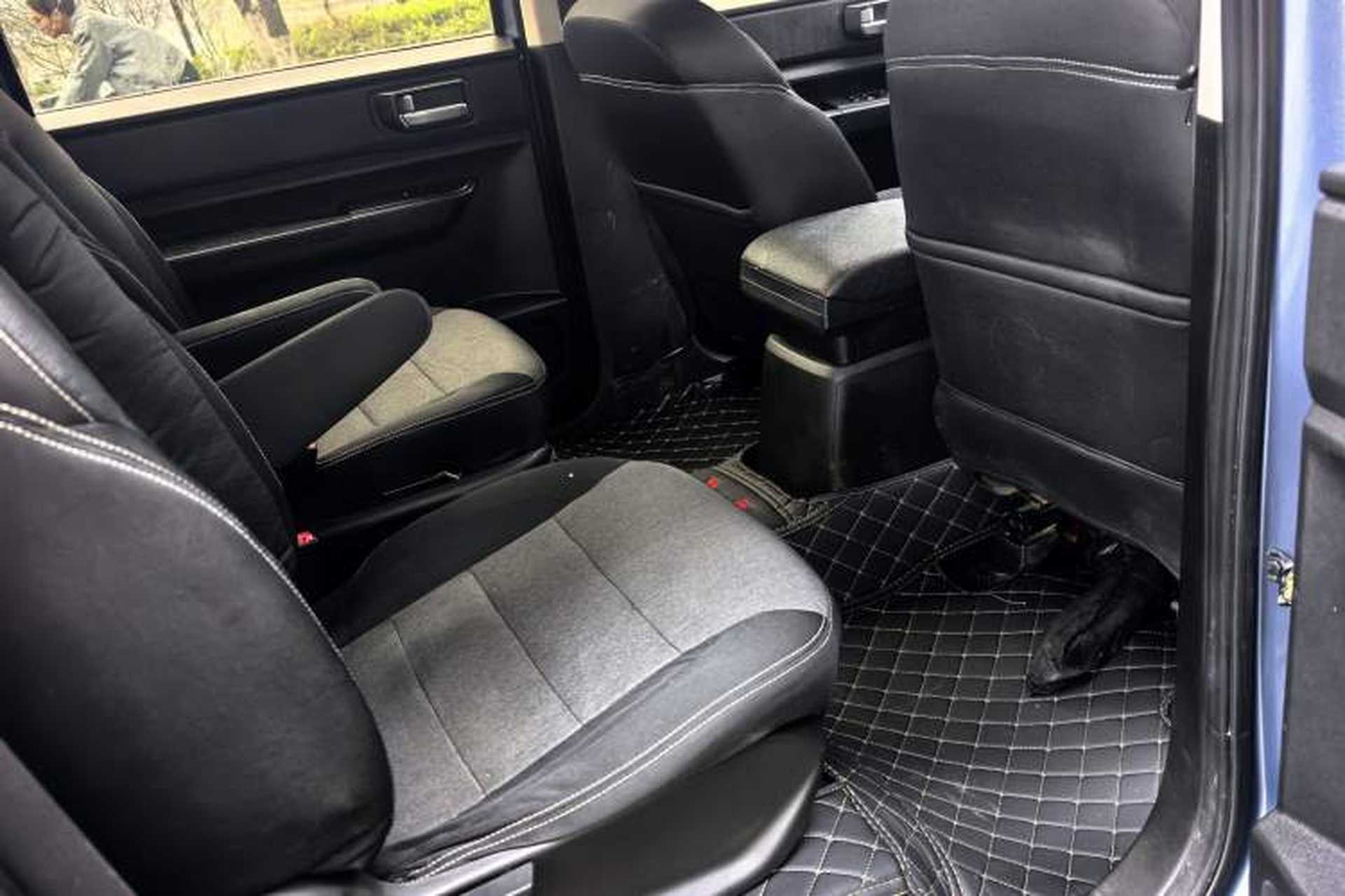 Used Wuling Hongguang PLUS 2019 1.5T Manual Comfort Version 7 Seats Interior 6