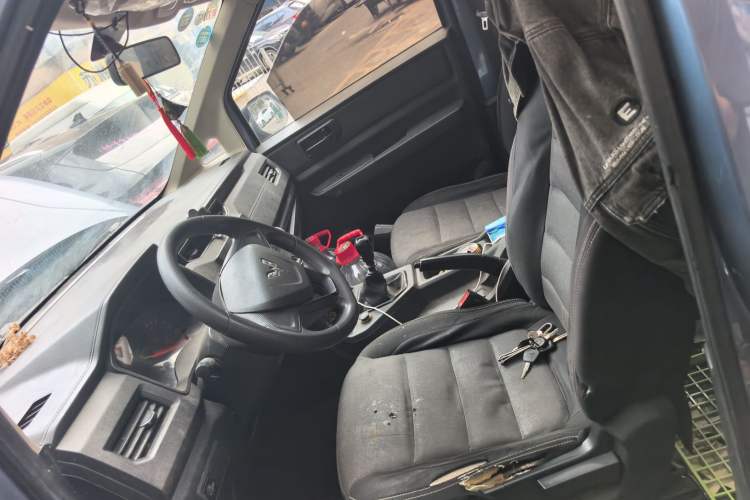 Used Wuling Hongguang PLUS 2019 1.5T Manual Standard Version 7 Seats Left Front Seat
