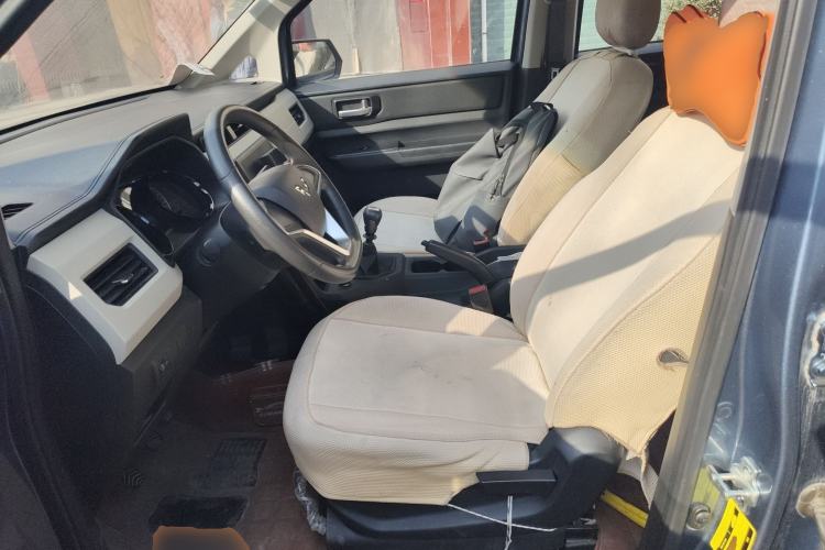 Used Wuling Hongguang PLUS 2019 1.5T Manual Comfort Version 7 Seats Left Front Seat