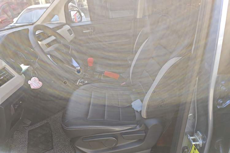 Used Wuling Hongguang PLUS 2019 1.5T Manual Luxury 7-Seater Left Front Seat