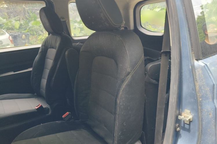 Used Wuling Hongguang PLUS 2019 1.5T Manual Comfort Version 7 Seats Left Rear Seat