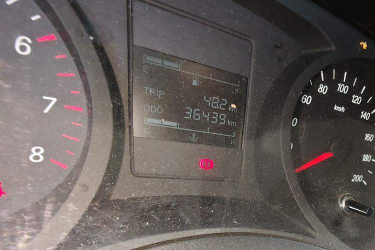 Used Wuling Hongguang PLUS 2019 1.5T Manual Standard Version 7 Seats Odometer Close Up