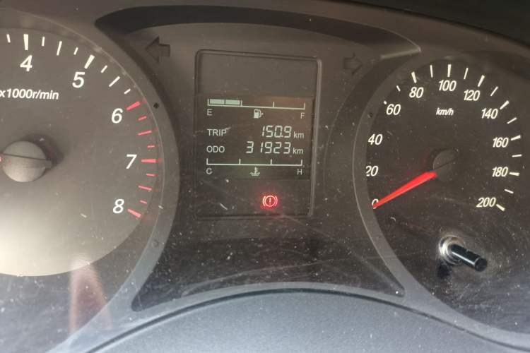 Used Wuling Hongguang PLUS 2019 1.5T Manual Standard Edition 5 Seats Odometer Close Up